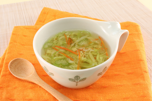 減塩 セロリのコンソメスープ