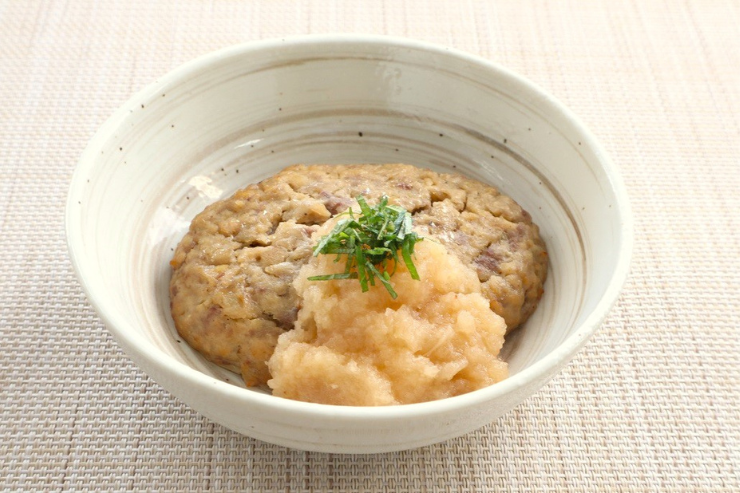 大豆ハンバーグの梅おろしソース