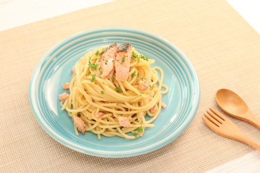 鮭のいろどり和風パスタ