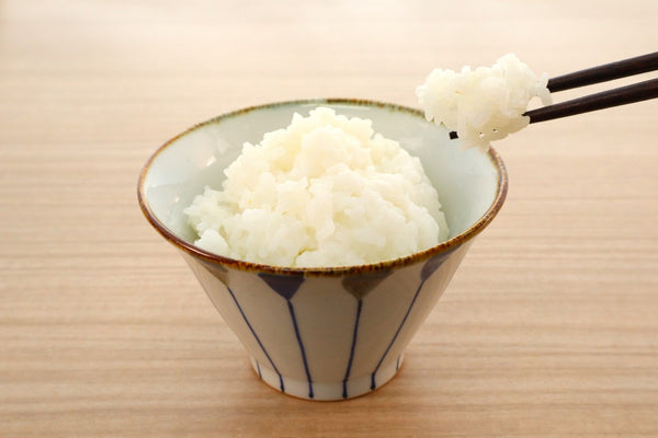 やわらかごはん（魚沼産コシヒカリ）_箸上げ